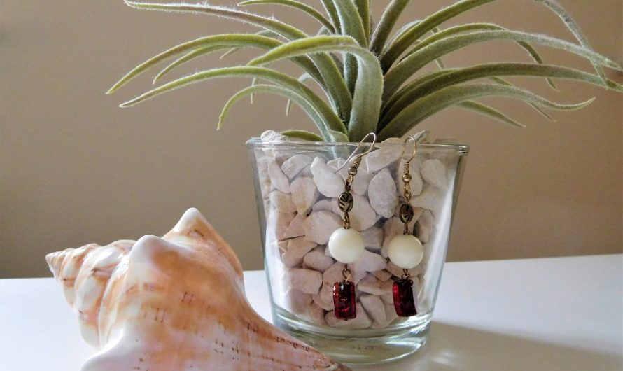 MAKING YOUR OWN HOLIDAY JEWELLERY – DROP EARRINGS