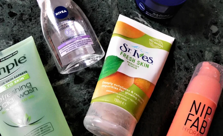 4 EASY SKINCARE ACTIONS FOR BREAKOUT REDUCTION